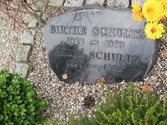 Billede af gravsten på Enderslev Kirkegård