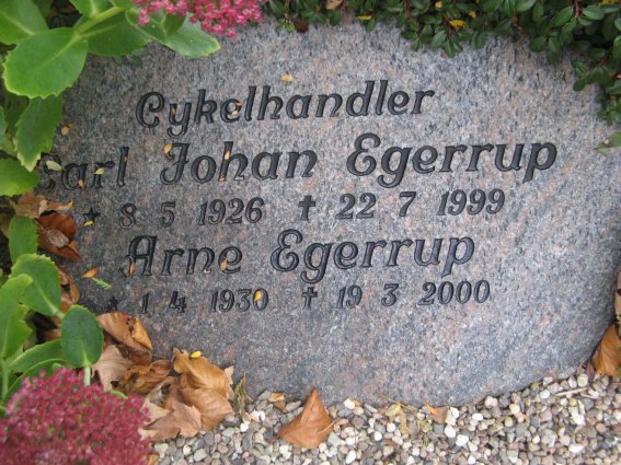 Billede af gravsten på Haslev Kirkegård